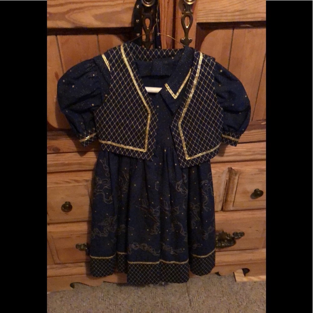 Size 8 little girls dress. navy blue angel print - Picture 2 of 3